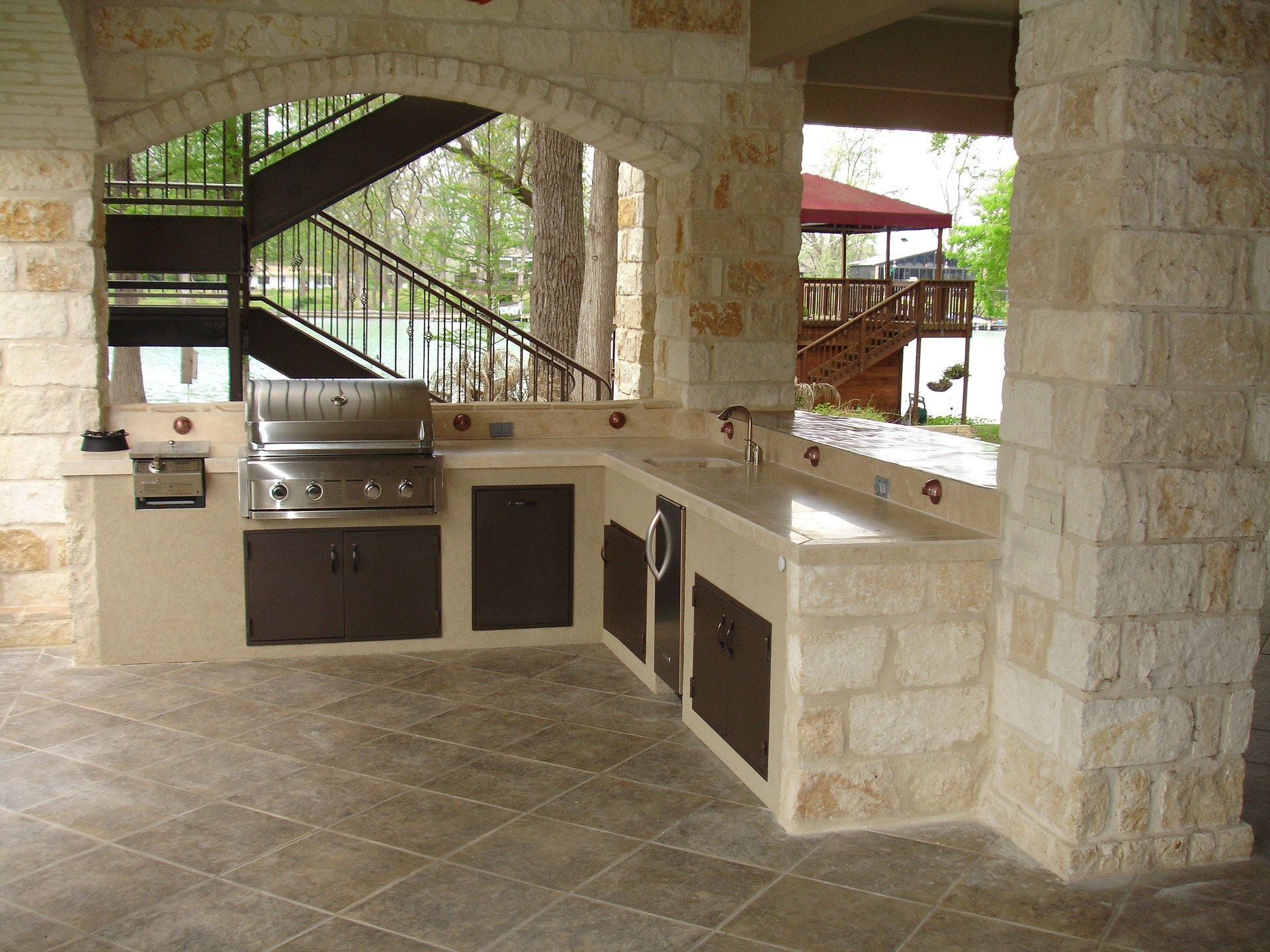 Pros and Cons of Outdoor Kitchens - Custom Home Group